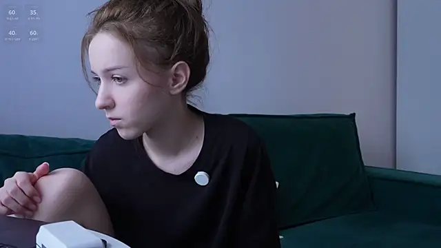 Snapshot of monnymoonn chatting on 07-31-26, 06:24 monnymoonn online show from 07-31-26, 06:24