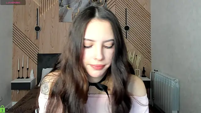 Snapshot of elise_robbie chatting on 02-26-26, 01:04 elise robbie online show from 02-26-26, 01:04