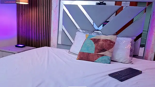 Snapshot of LittleeSara18 chatting on 02-25-26, 11:09 LittleeSara18 online show from 02-25-26, 11:09