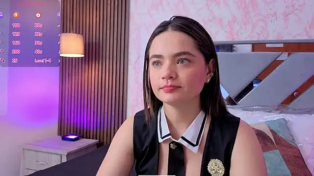 Snapshot of LittleeSara18 chatting on 03-22-26, 11:02 LittleeSara18 online show from 03-22-26, 11:02