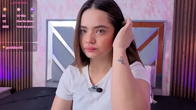 Snapshot of LittleeSara18 chatting on 03-23-26, 11:14 LittleeSara18 online show from 03-23-26, 11:14