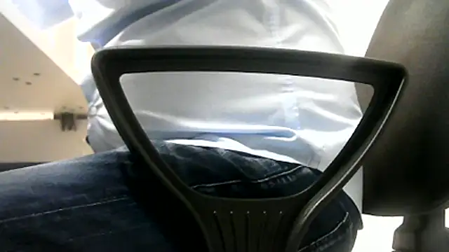 Snapshot of gitano697 chatting on 06-23-26, 02:15 gitano697 online show from 06-23-26, 02:15