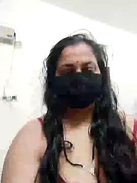 Snapshot of Desi_Heat_Couple chatting on 02-22-26, 04:27 Desi Heat Couple online show from 02-22-26, 04:27