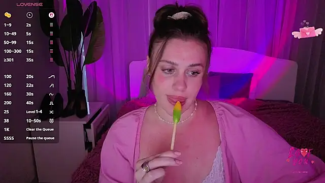 Snapshot of Milana_Monroe chatting on 06-21-26, 06:10 Milana Monroe online show from 06-21-26, 06:10