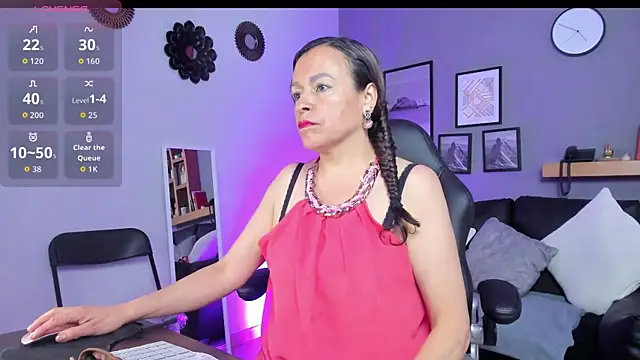 Snapshot of Ivonne_4 chatting on 07-15-26, 01:49 Ivonne 4 online show from 07-15-26, 01:49