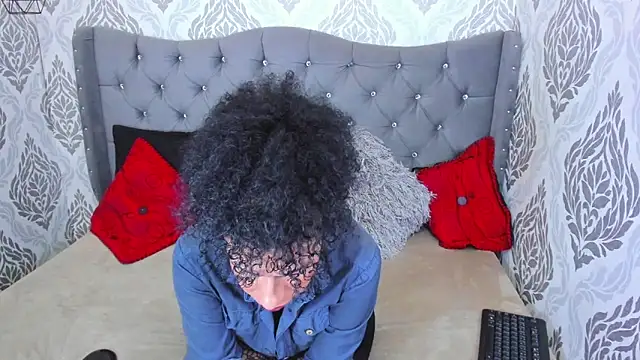 Evaalux online show from 03-25-26, 03:12