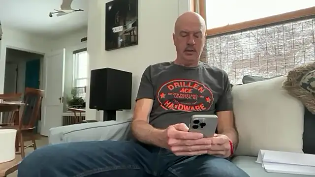 Snapshot of Guy__Grey chatting on 02-25-26, 12:59 Guy Grey online show from 02-25-26, 12:59