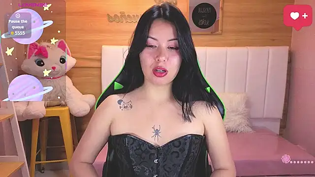 Snapshot of Kylia_a chatting on 05-21-26, 08:16 Kylia a online show from 05-21-26, 08:16