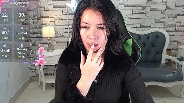Snapshot of Kylia_a chatting on 06-16-26, 08:11 Kylia a online show from 06-16-26, 08:11