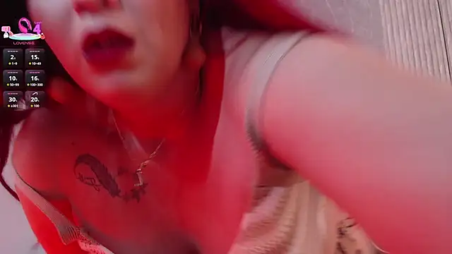 Snapshot of Eva_milfxxx chatting on 02-25-26, 03:05 Eva milfxxx online show from 02-25-26, 03:05