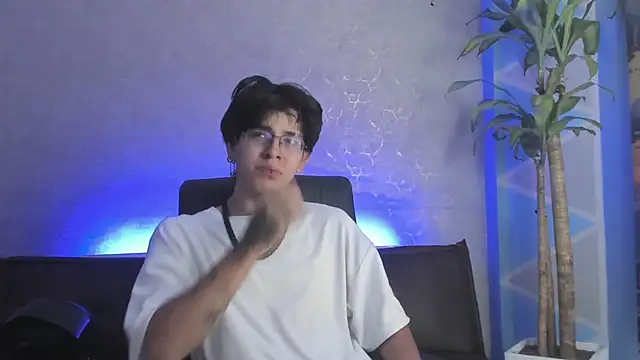 Snapshot of Angel_scott2 chatting on 03-01-26, 11:12 Angel scott2 online show from 03-01-26, 11:12