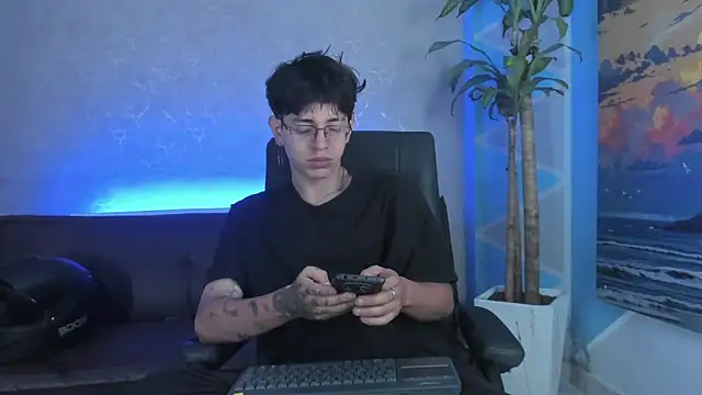 Snapshot of Angel_scott2 chatting on 03-02-26, 11:28 Angel scott2 online show from 03-02-26, 11:28