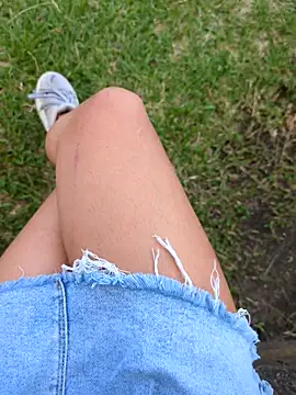 Snapshot of DulceCaroX chatting on 03-19-26, 08:57 DulceCaroX online show from 03-19-26, 08:57