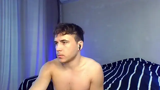 Snapshot of Denis_sport chatting on 06-12-26, 08:13 Denis sport online show from 06-12-26, 08:13