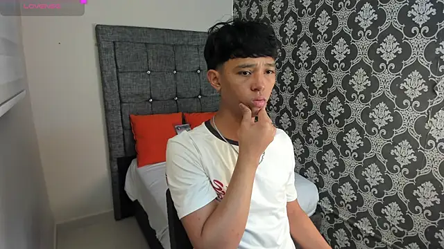 Little Twink19x online show from 07-10-26, 07:27