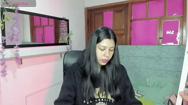 Aysha winxs online show from 06-04-26, 03:23