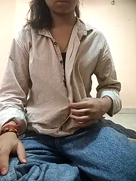 Snapshot of Anamika_Singh0 chatting on 06-16-26, 04:59 Anamika Singh0 online show from 06-16-26, 04:59