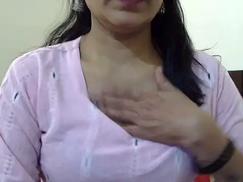 Snapshot of Bhabhi_rani chatting on 02-22-26, 07:19 Bhabhi rani online show from 02-22-26, 07:19