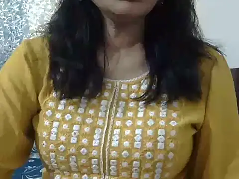 Snapshot of Bhabhi_rani chatting on 02-23-26, 08:33 Bhabhi rani online show from 02-23-26, 08:33