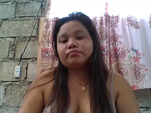 Snapshot of sweetlyn31 chatting on 05-16-26, 02:19 sweetlyn31 online show from 05-16-26, 02:19