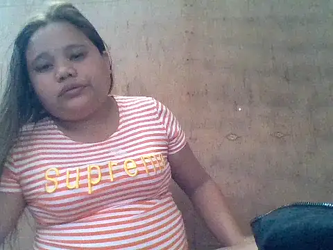 Snapshot of sweetlyn31 chatting on 06-04-26, 12:38 sweetlyn31 online show from 06-04-26, 12:38