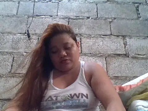 Snapshot of sweetlyn31 chatting on 07-03-26, 05:36 sweetlyn31 online show from 07-03-26, 05:36