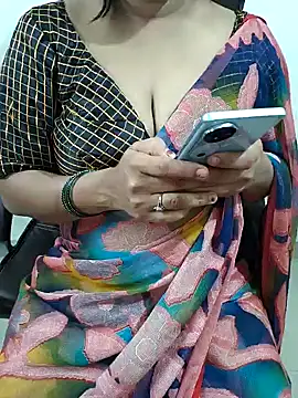 Snapshot of Vandana122 chatting on 03-05-26, 10:33 Vandana122 online show from 03-05-26, 10:33