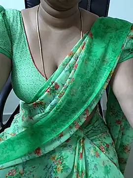 Snapshot of Vandana122 chatting on 03-13-26, 05:14 Vandana122 online show from 03-13-26, 05:14