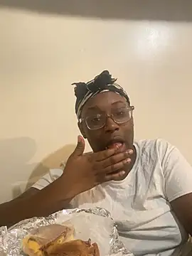 Snapshot of Sinfulwaterfalls chatting on 02-21-26, 08:43 Sinfulwaterfalls online show from 02-21-26, 08:43