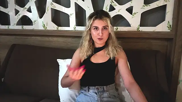 ConcepcionPang online show from 02-23-26, 12:24