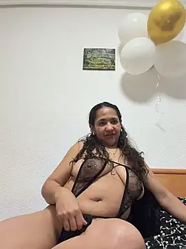 CrystalIvy online show from 04-12-26, 06:35