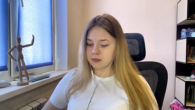 Snapshot of TomikoPfau chatting on 02-24-26, 08:01 TomikoPfau online show from 02-24-26, 08:01