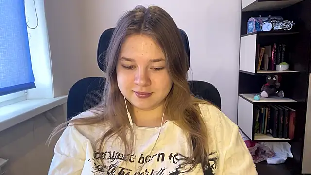 TomikoPfau online show from 04-01-26, 07:53