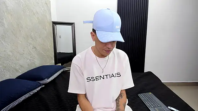 Snapshot of Mick-lollipop chatting on 02-24-26, 07:23 Mick-lollipop online show from 02-24-26, 07:23