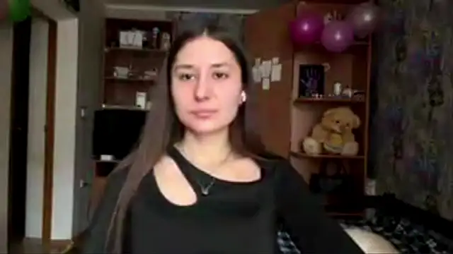 Snapshot of poly_princess chatting on 02-25-26, 07:18 poly princess online show from 02-25-26, 07:18