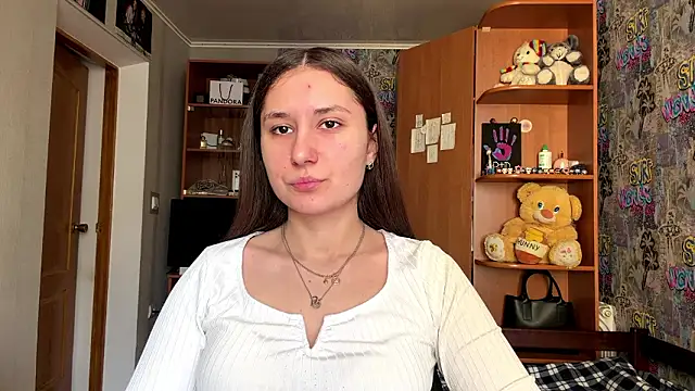 Snapshot of poly_princess chatting on 03-24-26, 12:10 poly princess online show from 03-24-26, 12:10