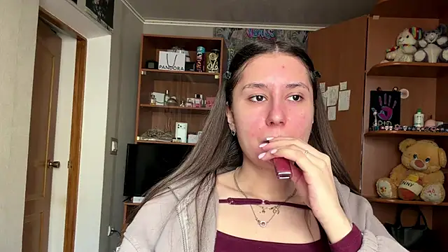 Snapshot of poly_princess chatting on 03-26-26, 07:25 poly princess online show from 03-26-26, 07:25