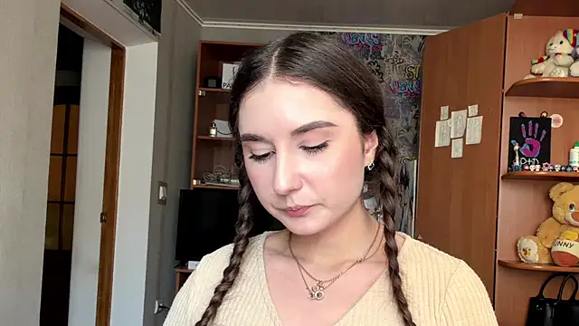 Snapshot of poly_princess chatting on 04-01-26, 01:41 poly princess online show from 04-01-26, 01:41