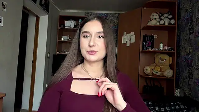 Snapshot of poly_princess chatting on 04-06-26, 11:11 poly princess online show from 04-06-26, 11:11