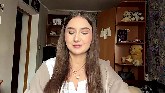 Snapshot of poly_princess chatting on 04-08-26, 11:10 poly princess online show from 04-08-26, 11:10