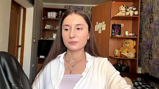 Snapshot of poly_princess chatting on 04-13-26, 11:05 poly princess online show from 04-13-26, 11:05