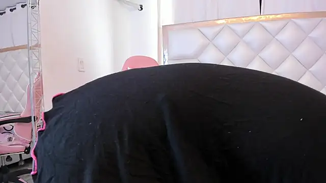 michelleblair1 online show from 04-10-26, 01:16