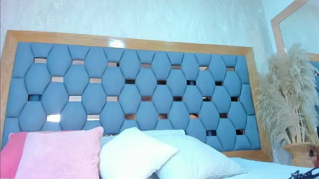 Snapshot of yayi_sm chatting on 02-25-26, 11:53 yayi sm online show from 02-25-26, 11:53