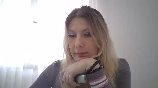 Foxy Bright online show from 02-28-26, 12:39