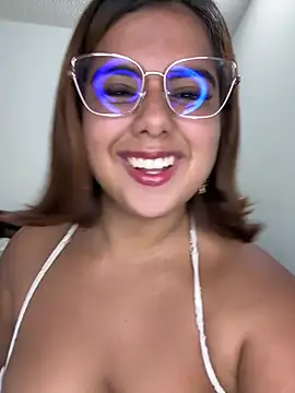Snapshot of Lilithgomez_ chatting on 03-22-26, 04:10 Lilithgomez online show from 03-22-26, 04:10