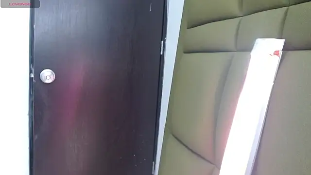 Snapshot of mia0207 chatting on 02-21-26, 04:41 mia0207 online show from 02-21-26, 04:41