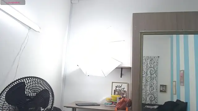 Snapshot of mia0207 chatting on 02-25-26, 02:16 mia0207 online show from 02-25-26, 02:16