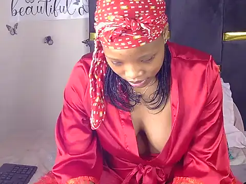 Snapshot of Divine_Beautyxx chatting on 05-25-26, 03:45 Divine Beautyxx online show from 05-25-26, 03:45