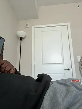 Snapshot of makeherfeelg chatting on 02-24-26, 06:39 makeherfeelg online show from 02-24-26, 06:39