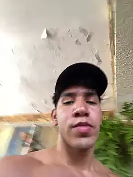 Snapshot of Alejandrososas chatting on 06-23-26, 04:05 Alejandrososas online show from 06-23-26, 04:05